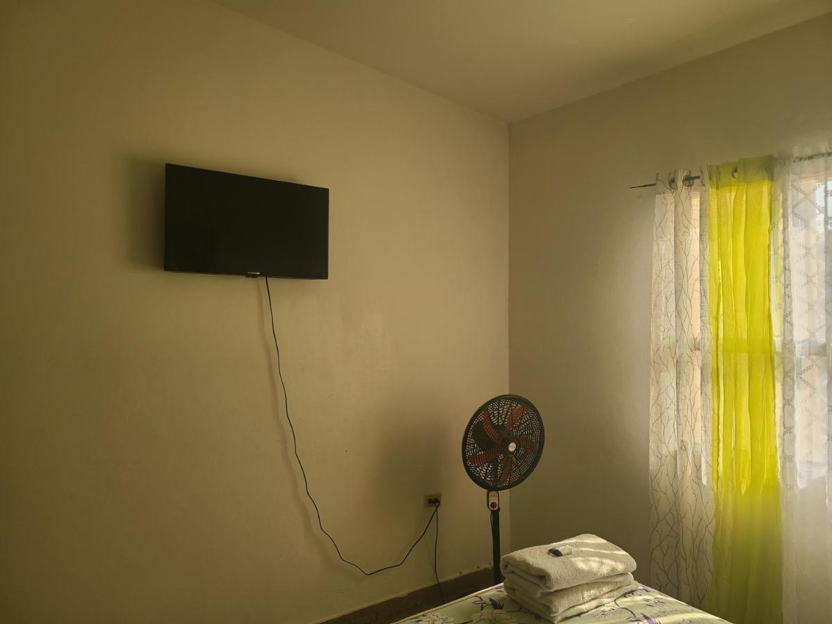 טגוסיגלפה Hospedaje Casa De Luna מראה חיצוני תמונה