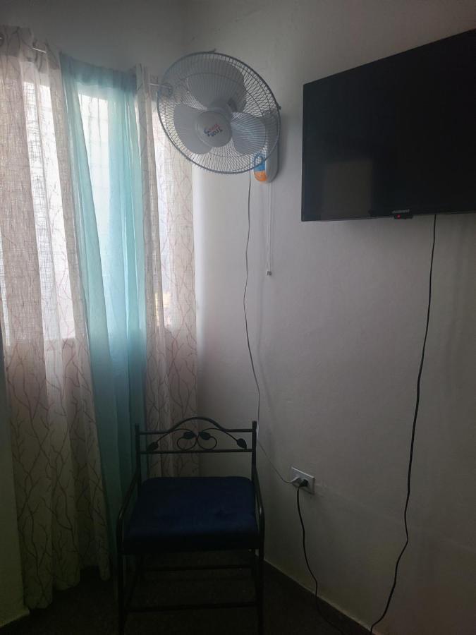 טגוסיגלפה Hospedaje Casa De Luna מראה חיצוני תמונה